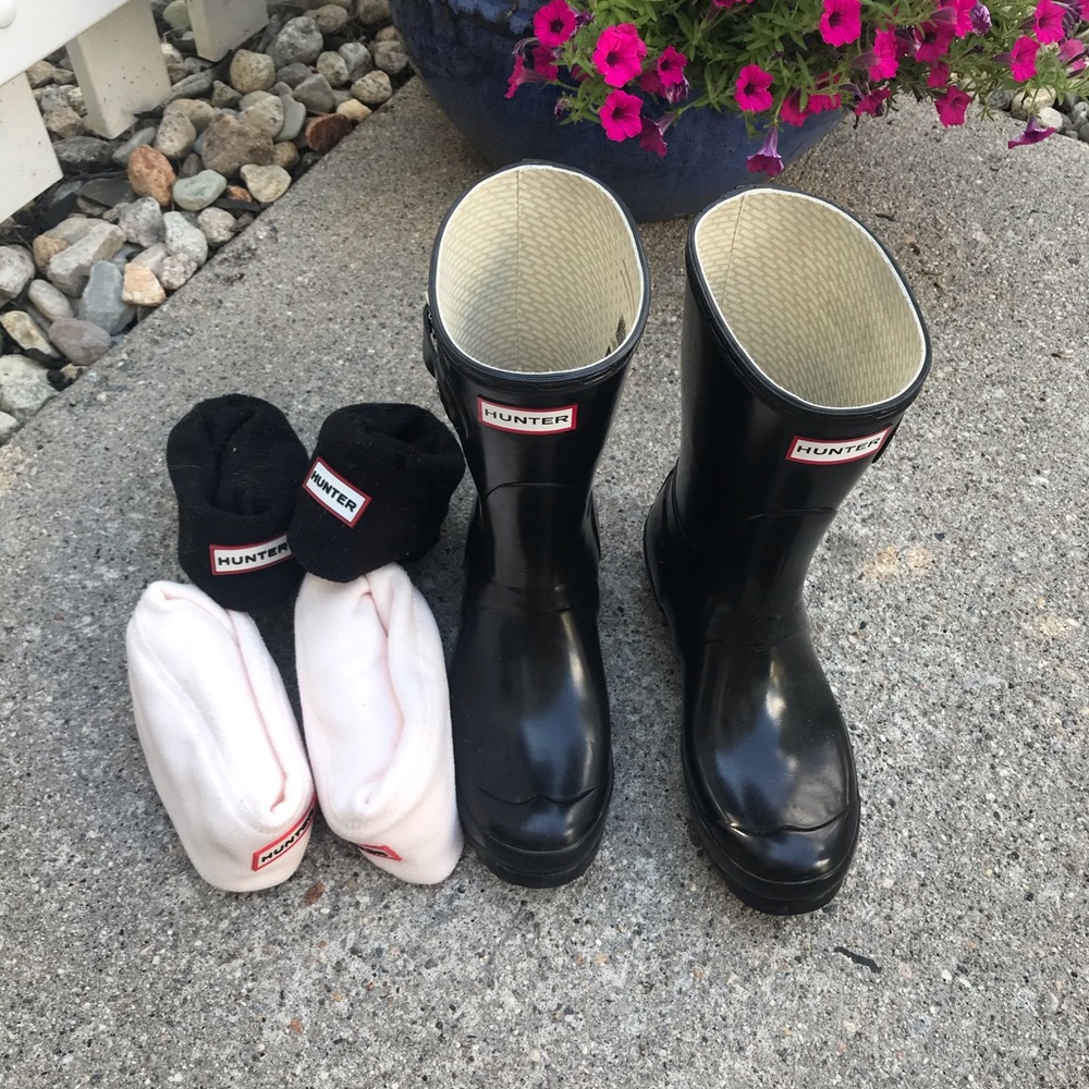 Black Hunter Rain boots w/ Black and White Liners